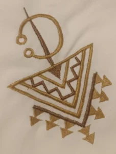 chemise personnalisé fibule berbère pour client